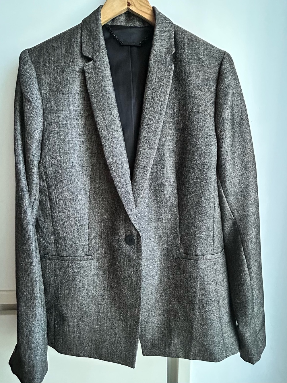 Elie Tahari Ladies Darcy Jacket Blazer. 8 US. Color is: Champagne. New w/ tags